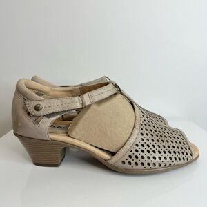Earth Pavo Tan Beige Laser Cut Leather Strap Heel Sandal Shoe Women’s Size 9